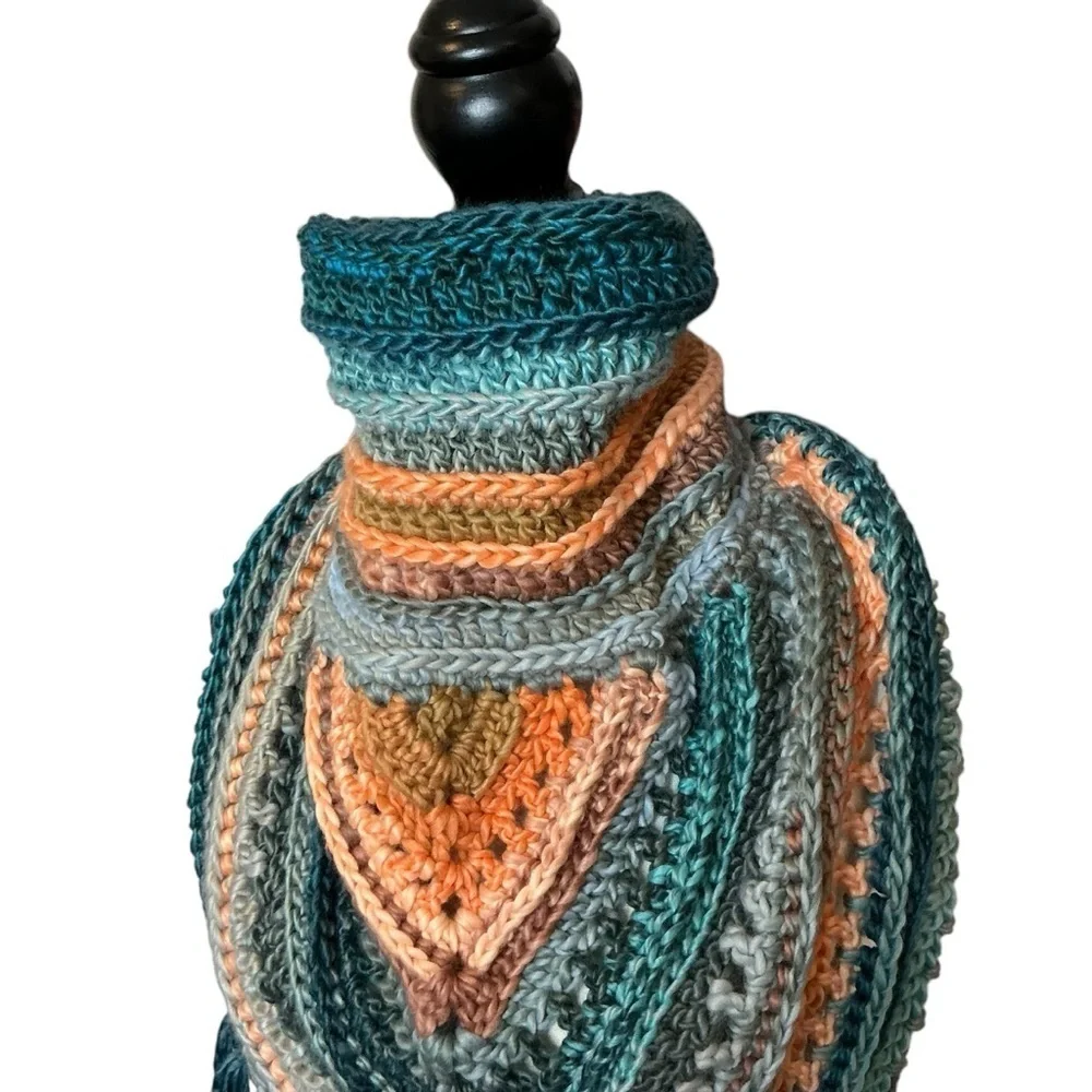 Handcrafted Crochet Cowl Neck Scarf With‎ Fringe New Handmade by Seller Knit